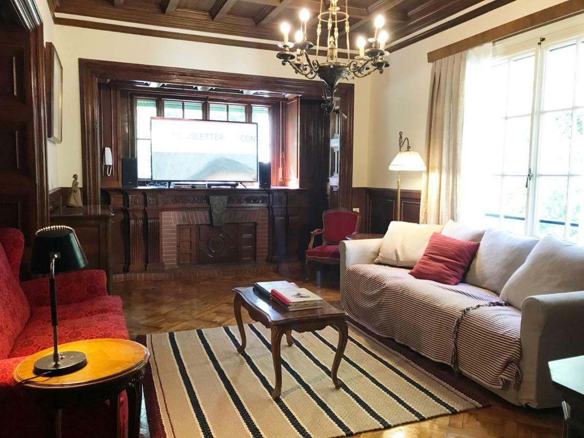 Espectacular Casa Chateau En El Centro De Olot Eksteriør bilde
